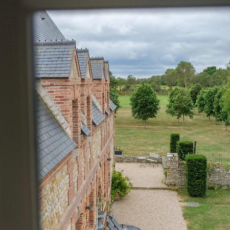 Le Domaine De Ravenoville - Pierres D'Histoire Eksteriør bilde
